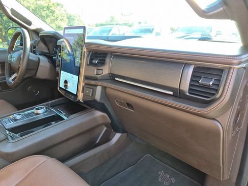 Used 2023 Ford Expedition Max King Ranch AWD/4WD image 39