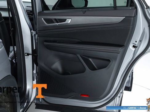 Used 2024 Volkswagen Atlas Cross Sport SE AWD/4WD image 68