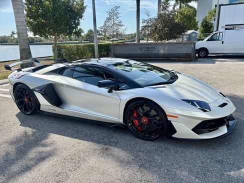 Used 2020 Lamborghini Aventador SVJ image 32