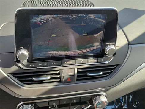 New 2025 Nissan Altima 2.5 SR image 13