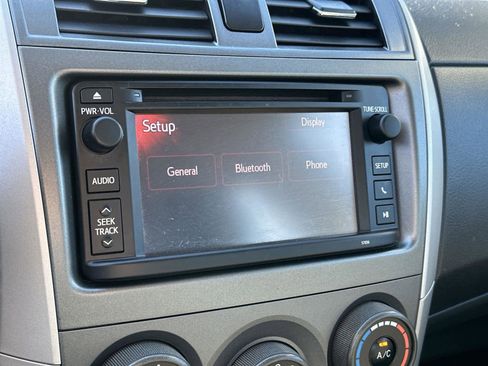 Used 2013 Toyota Corolla S image 29