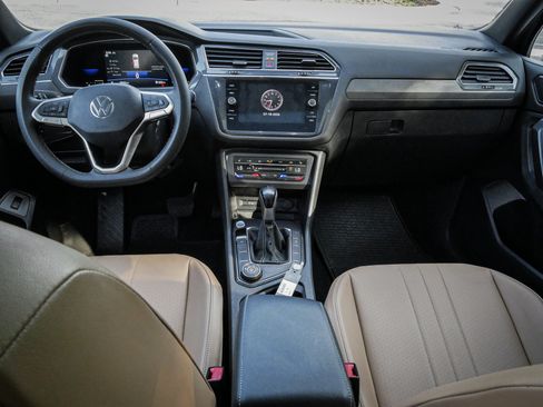 Used 2022 Volkswagen Tiguan SE AWD/4WD image 28