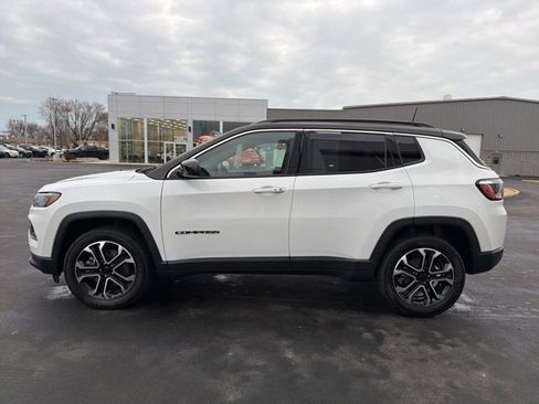 Used 2023 Jeep Compass Limited image 4