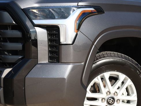 Used 2025 Toyota Tundra SR w/ SR Tow Package AWD/4WD image 9