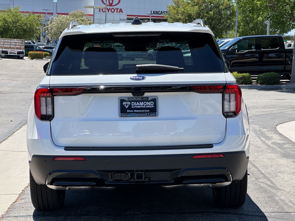 New 2026 Ford Explorer ST-Line w/ ST-Line Street Pack RWD image 6