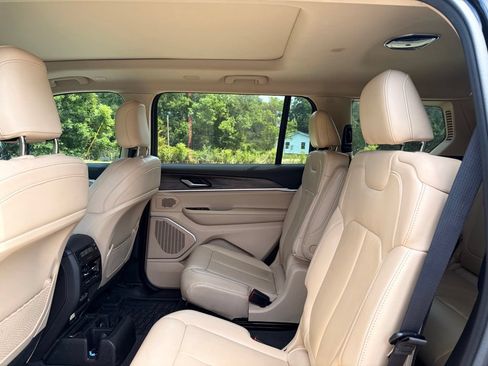 Used 2021 Jeep Grand Cherokee L Limited RWD image 16