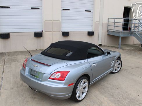 Used 2008 Chrysler Crossfire Limited image 21