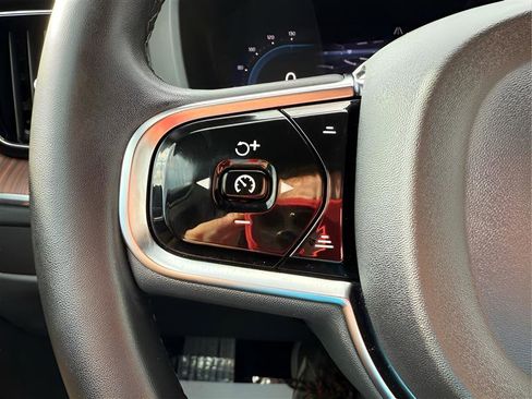 Used 2023 Volvo XC60 B5 Ultimate w/ Protection Package Premier image 18