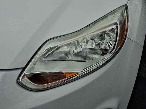 Used 2013 Ford Focus SE FWD image 9
