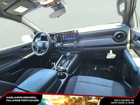 Used 2025 Chevrolet Colorado W/T RWD image 25