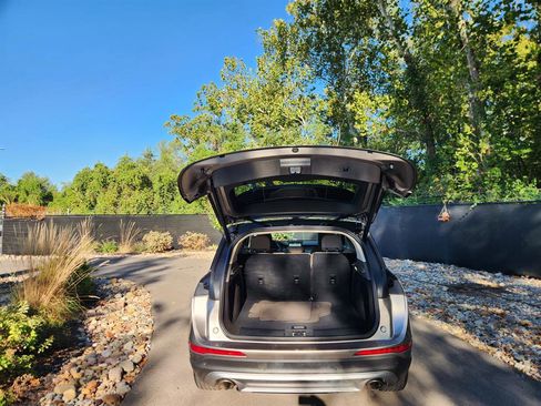 Used 2021 Lincoln Corsair AWD image 23