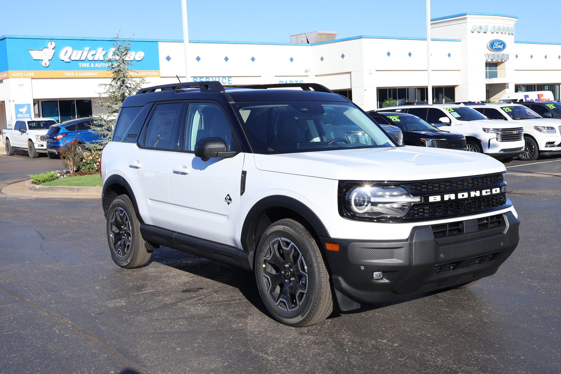 New 2026 Ford Bronco Sport Outer Banks w/ Outer Banks Tech Package+ AWD/4WD image 1