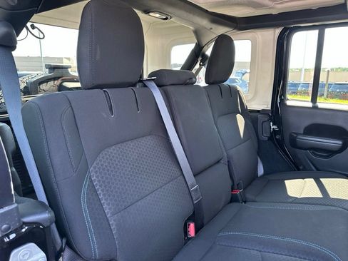 Used 2024 Jeep Wrangler Unlimited Rubicon 4xe AWD/4WD image 28