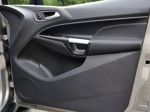 Used 2016 Ford Transit Connect XLT image 38