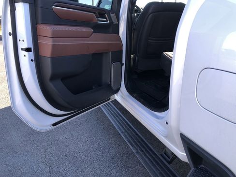 Used 2025 GMC Sierra 2500 Denali Ultimate image 27