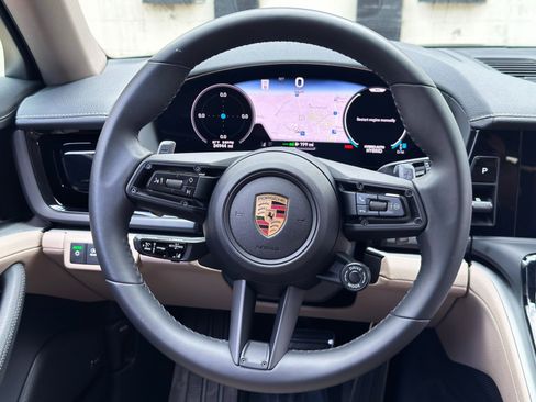 Used 2025 Porsche Panamera 4S w/ Premium Package AWD/4WD image 21