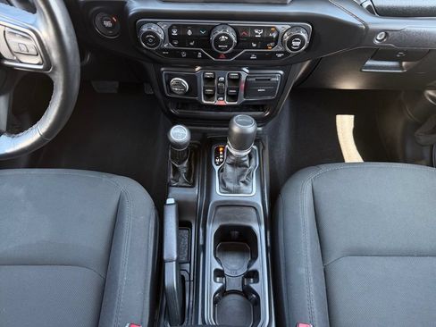 Used 2022 Jeep Gladiator Sport AWD/4WD image 25
