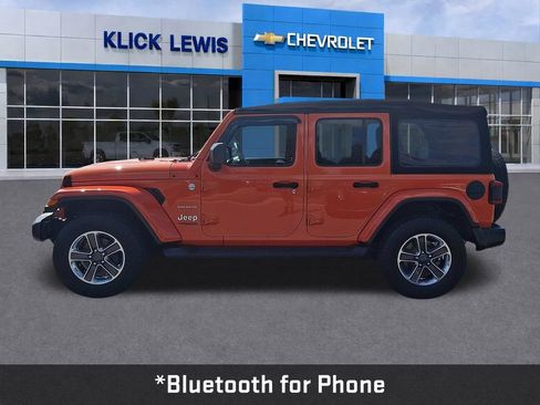 Used 2018 Jeep Wrangler Unlimited Sahara AWD/4WD image 4