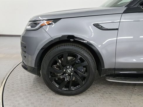 New 2025 Land Rover Discovery Dynamic SE image 11