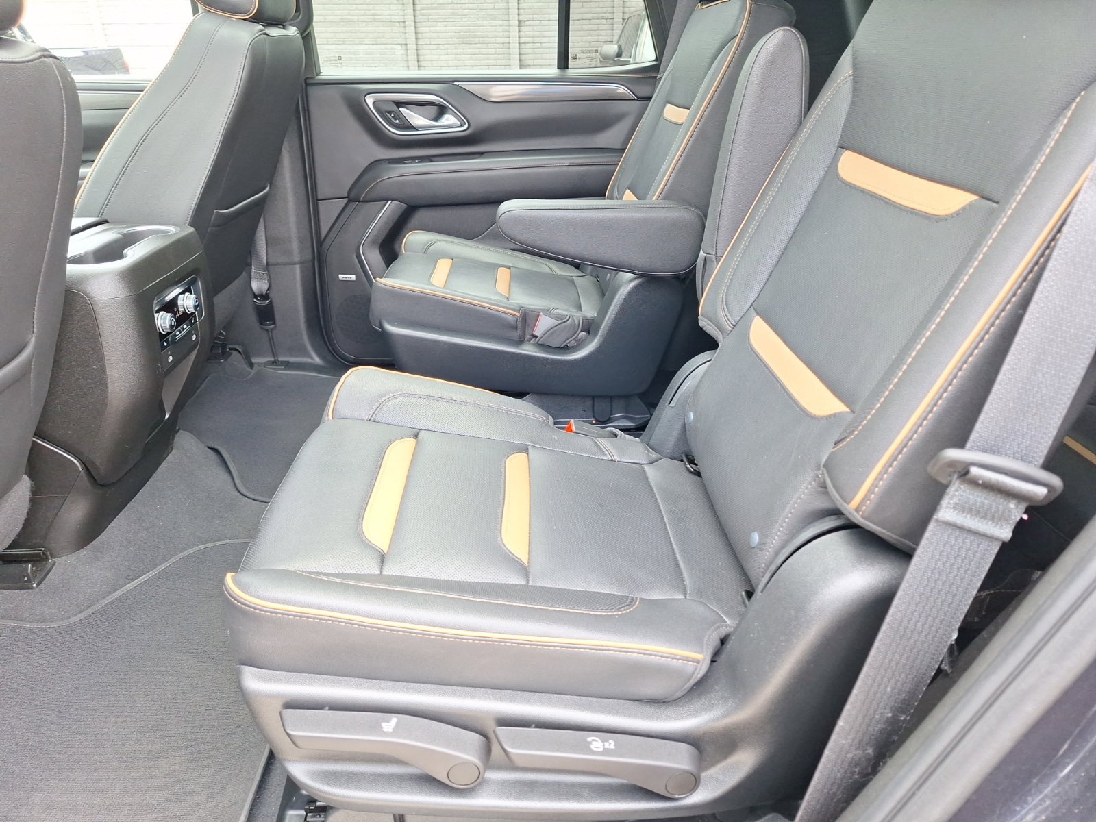 Used 2023 GMC Yukon AT4 w/ AT4 Premium Plus Package AWD/4WD image 32