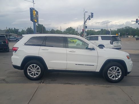Used 2022 Jeep Grand Cherokee Laredo E w/ Security & Convenience Group AWD/4WD image 5