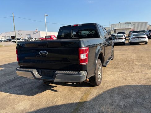 Used 2018 Ford F150 Lariat w/ Trailer Tow Package RWD image 2