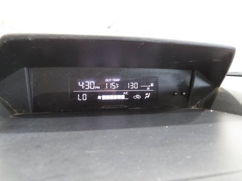 Used 2021 Subaru Crosstrek 2.0i Premium w/ Moonroof Package AWD/4WD image 18