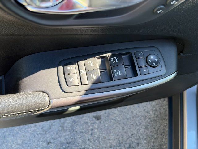 Used 2020 Jeep Cherokee Limited AWD/4WD image 13