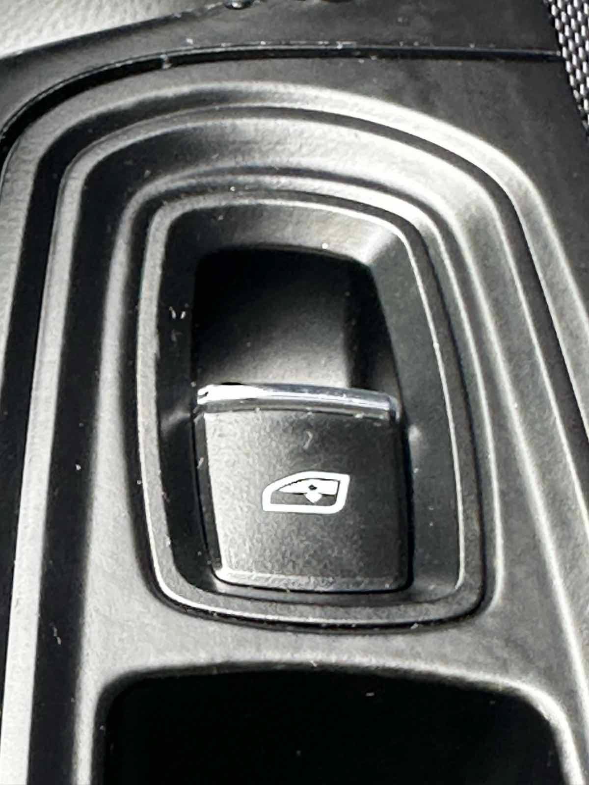 Used 2017 Porsche Cayenne AWD/4WD image 31