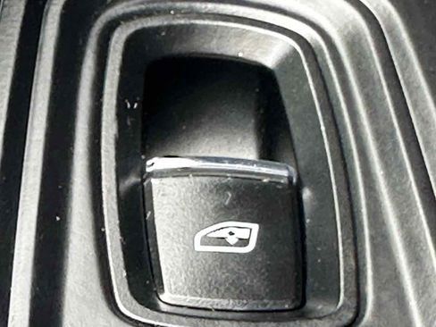 Used 2017 Porsche Cayenne AWD/4WD image 31