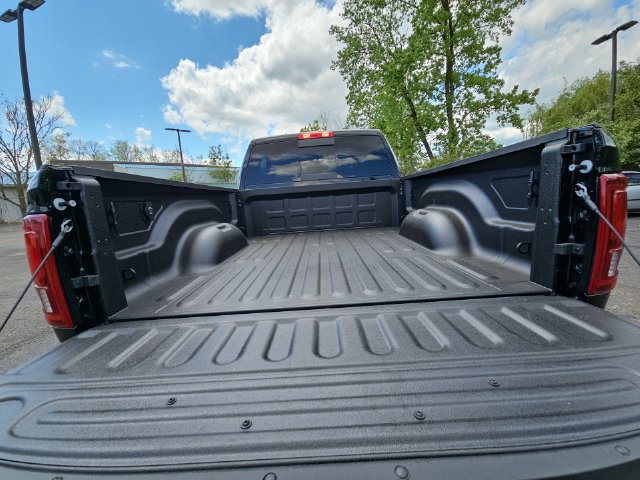 Used 2025 RAM 3500 Laramie AWD/4WD image 32