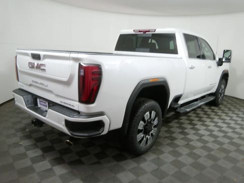 Used 2024 GMC Sierra 3500 Denali w/ Denali Reserve Package image 3