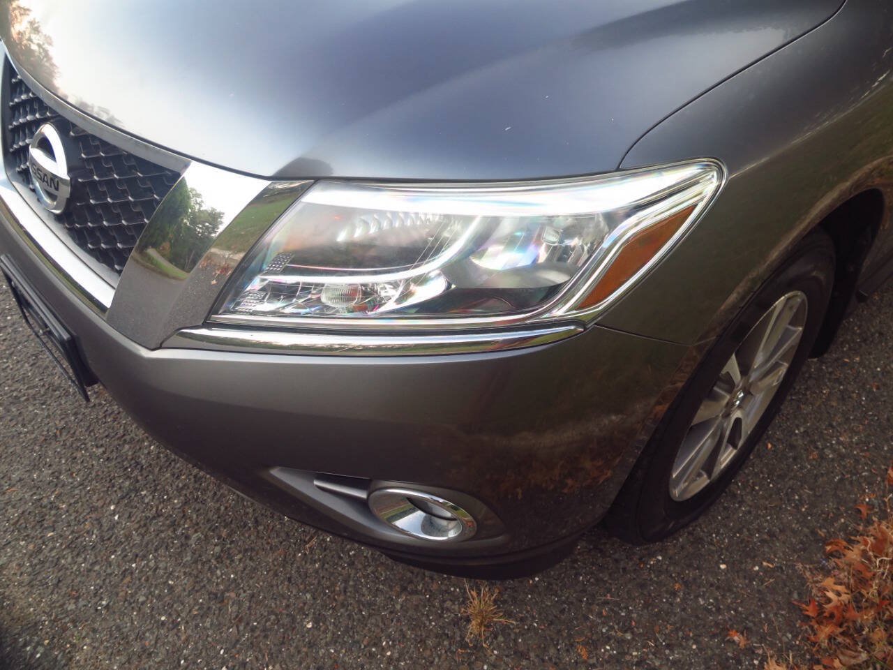 Used 2015 Nissan Pathfinder SV w/ Trailer Tow Package FWD image 35