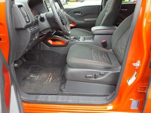Used 2025 Nissan Frontier PRO-4X AWD/4WD image 12