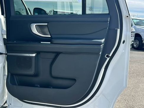 New 2026 Ford Expedition Max Platinum w/ Stealth Appearance Package AWD/4WD image 11