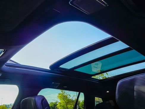 Used 2026 Cadillac Vistiq Platinum image 23