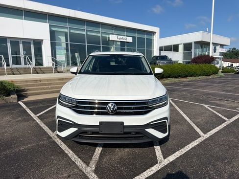 Certified 2023 Volkswagen Tiguan SE w/ Panoramic Sunroof Package FWD image 10