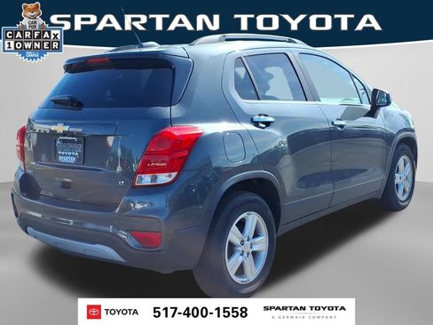 Used 2018 Chevrolet Trax LT w/ LT Convenience Package FWD image 6