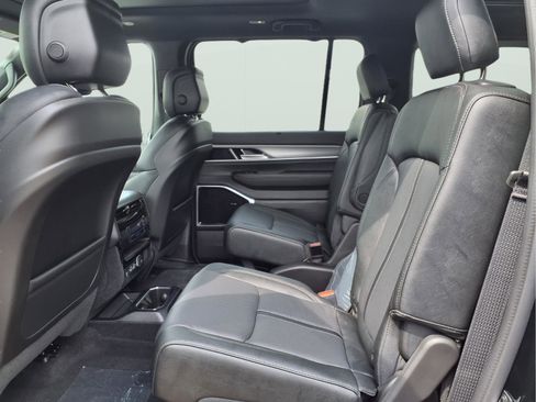 New 2026 Jeep Grand Wagoneer Limited AWD/4WD image 11