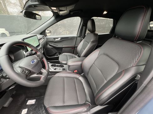 New 2025 Ford Escape ST-Line w/ Tech Pack #1 image 13