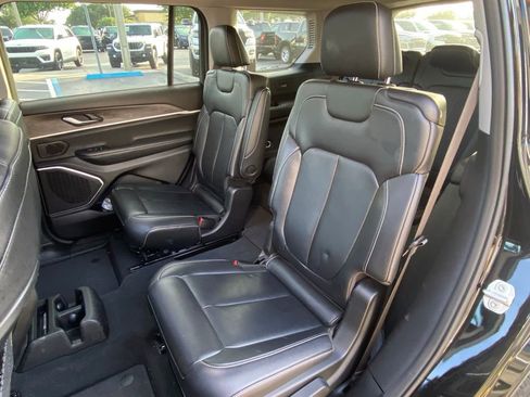 Used 2022 Jeep Grand Cherokee L Limited AWD/4WD image 26