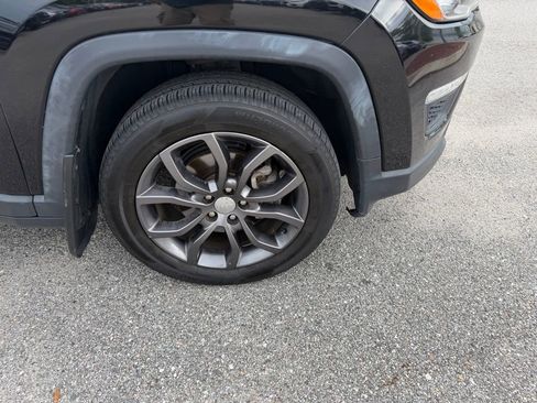 Used 2018 Jeep Compass Sport FWD image 4