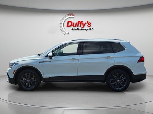 Used 2024 Volkswagen Tiguan SE image 16