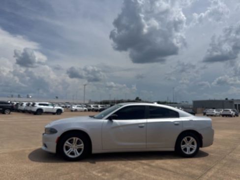 Used 2023 Dodge Charger SXT RWD image 11