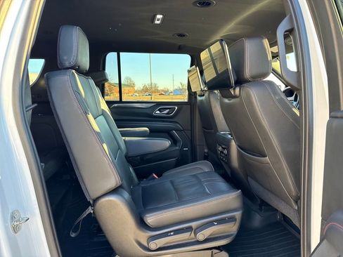 Used 2021 Chevrolet Suburban RST w/ Luxury Package image 12