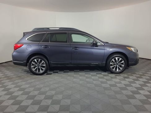 Used 2017 Subaru Outback 2.5i Limited AWD/4WD image 2