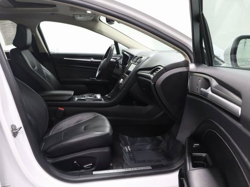 Used 2020 Ford Fusion Titanium image 15