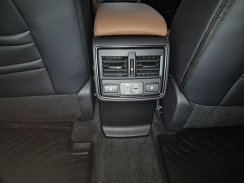 Used 2026 Subaru Forester Touring AWD/4WD image 23