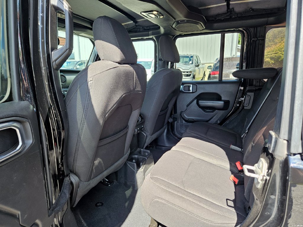 Used 2022 Jeep Wrangler Unlimited Sport AWD/4WD image 16