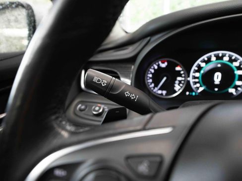 Used 2018 Buick LaCrosse Essence FWD image 13